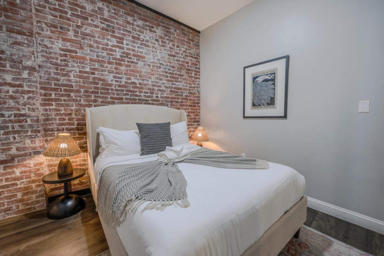 Pet Friendly 3 Bed 2 Bath Steps To Beacon Hill Apartment *