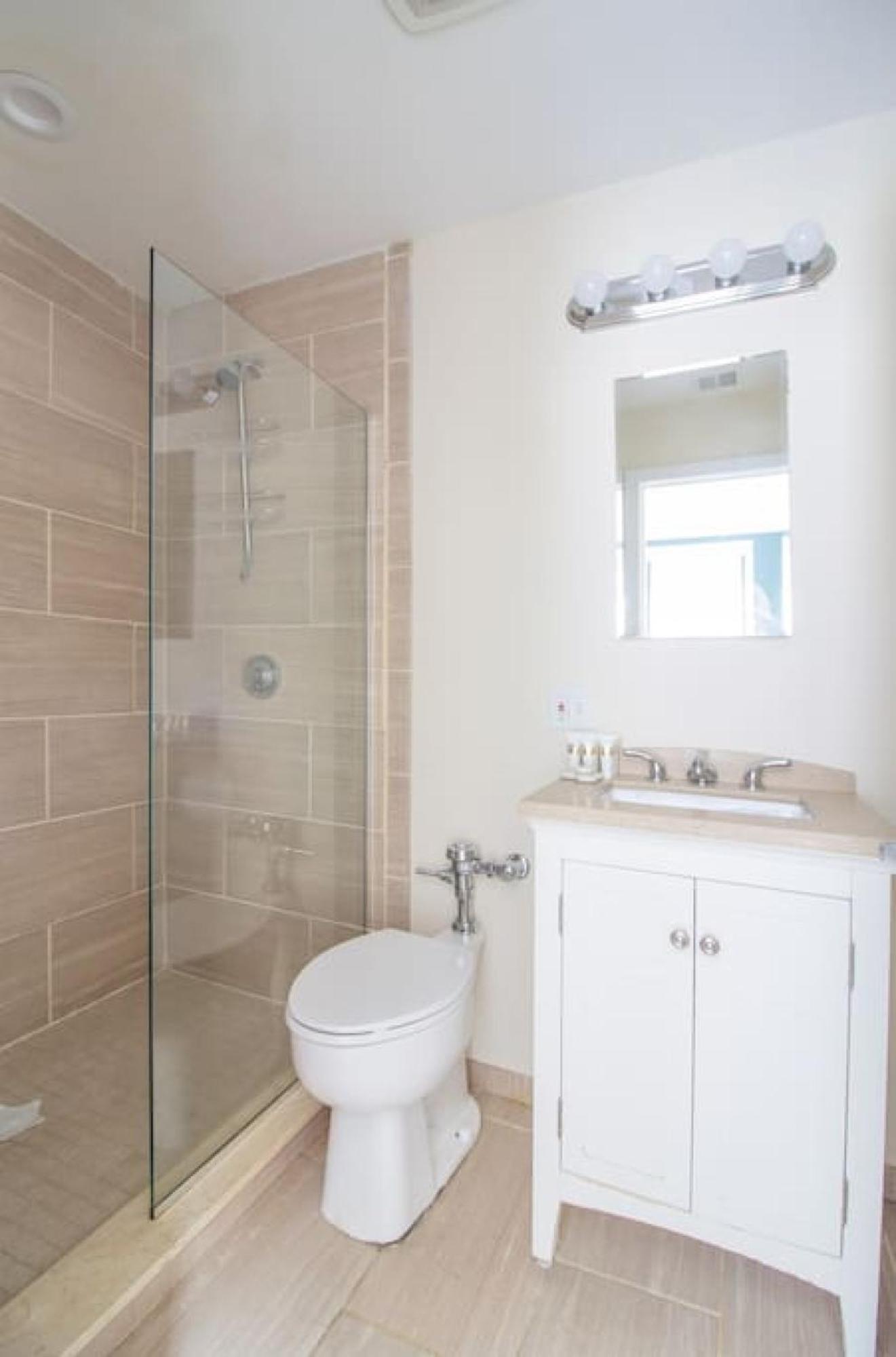 Downtown 1br Keyless Entry Fast Wifi Apartment