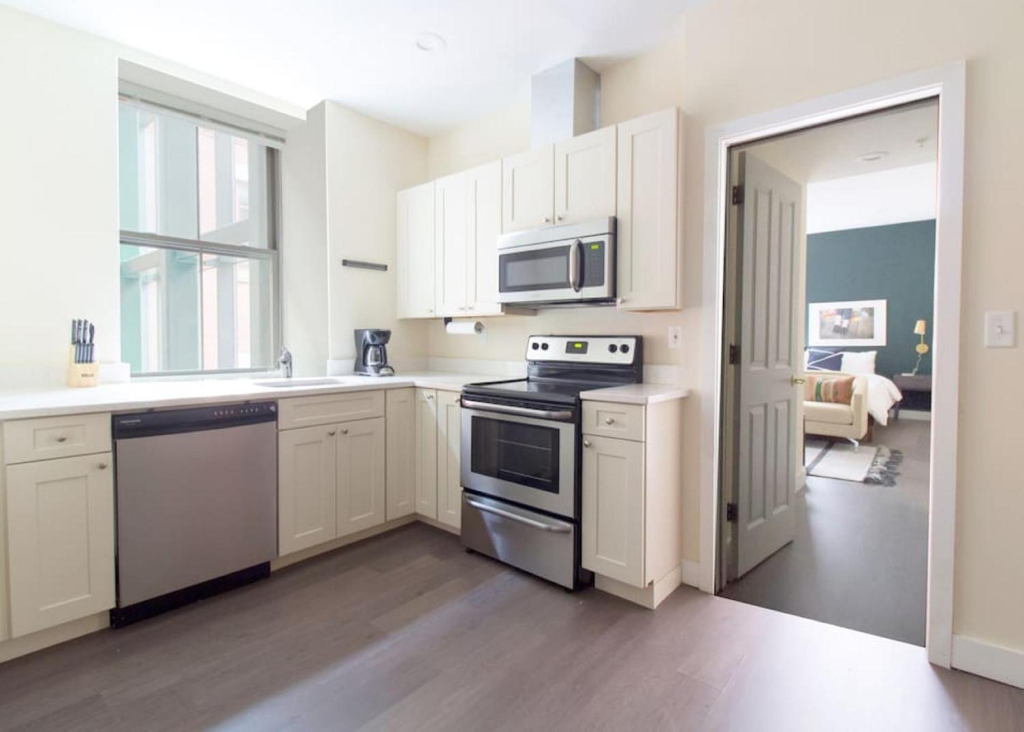 Apartment Downtown 1br Keyless Entry Fast Wifi