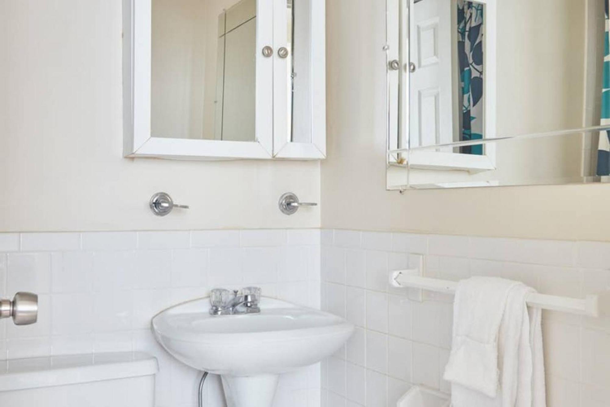 Awesome 2 Bed 1.5 Bath Downtown