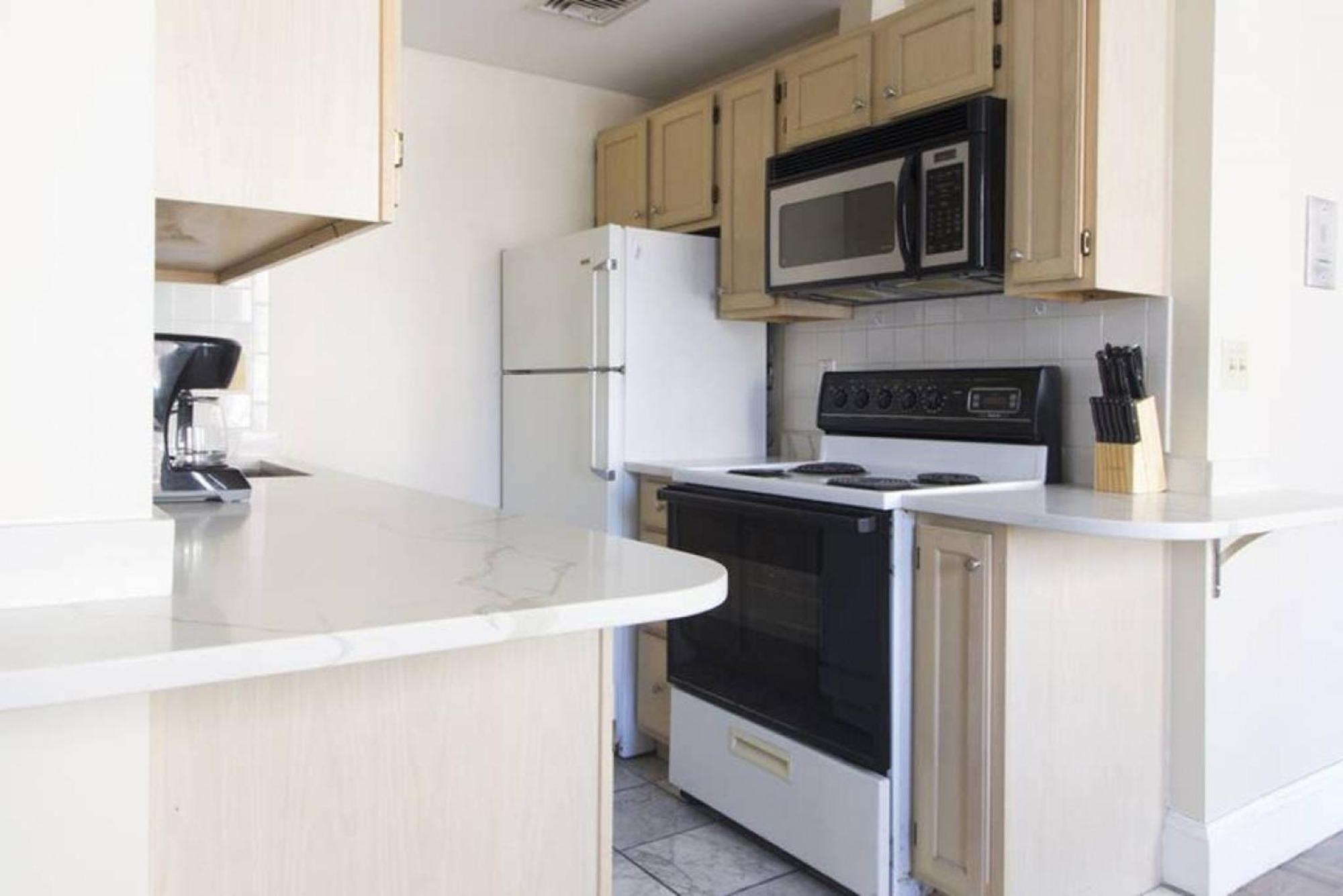 Beautiful 2 Bedroom Financial District *