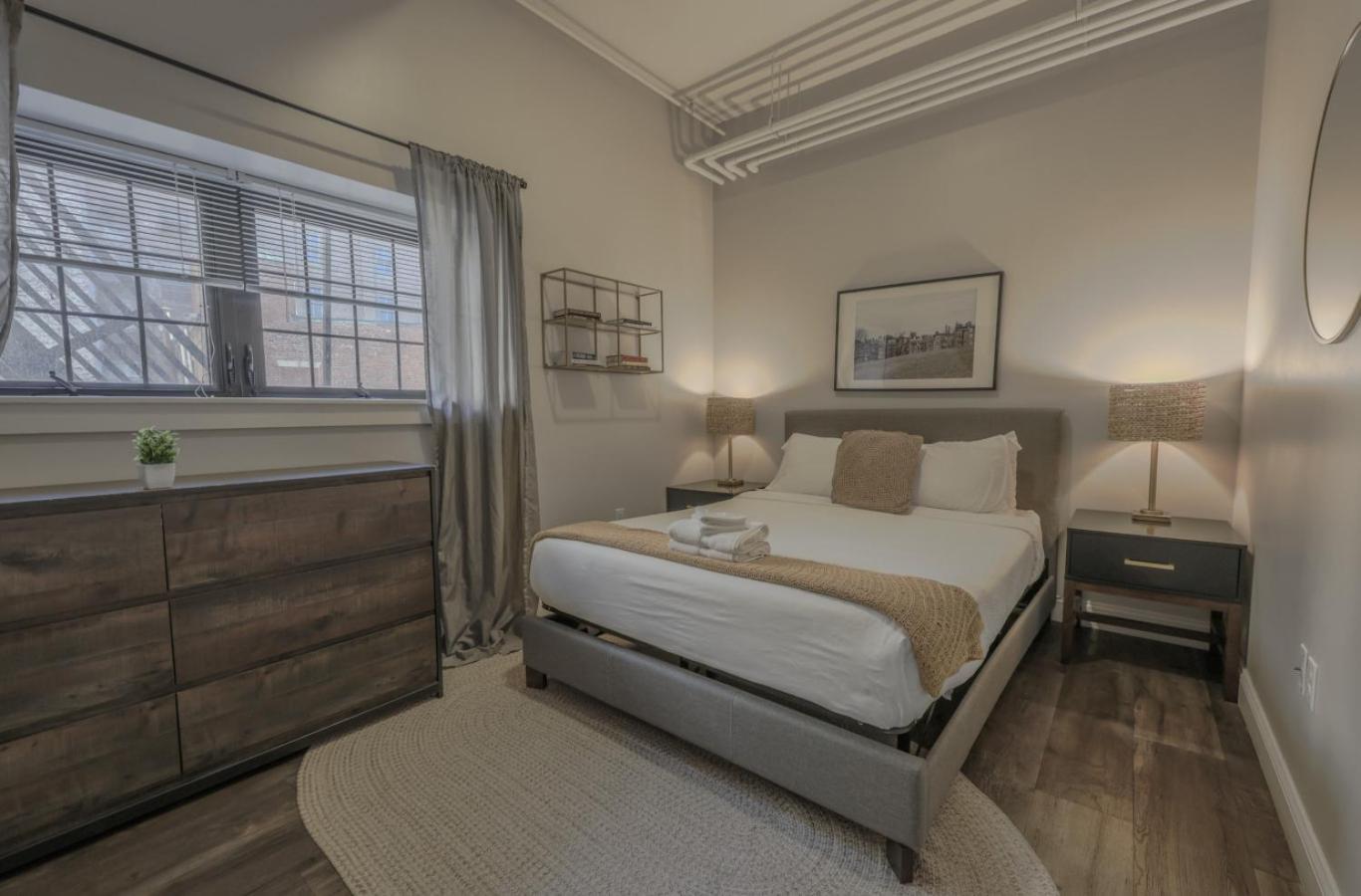 Apartment Luxury Furnished Loft Near Park Street Station *