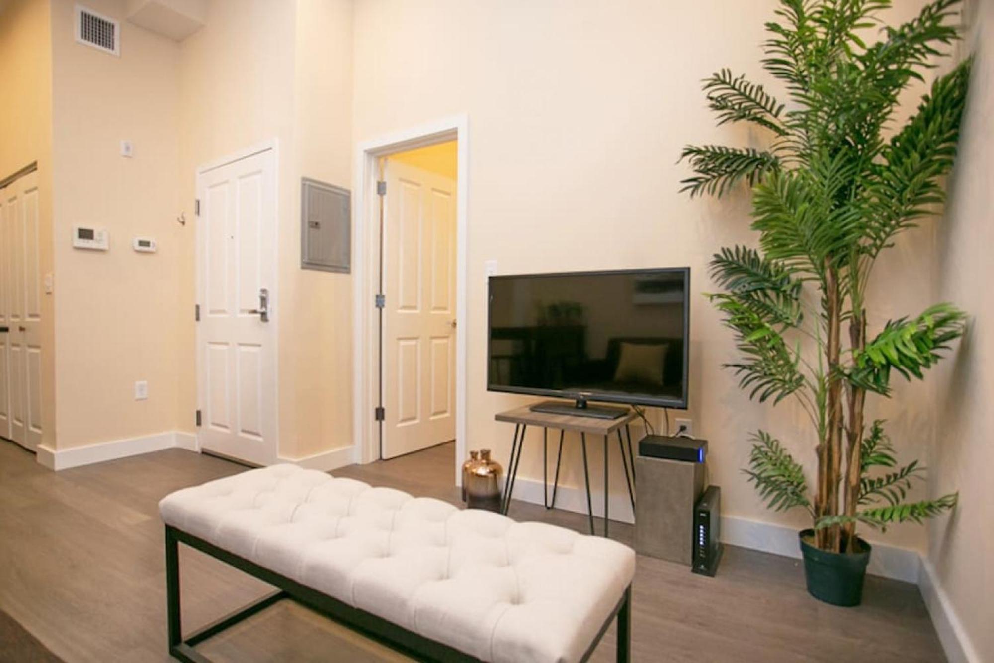 Apartment Downtown Loft Walk Anywhere Ideal For Nurses