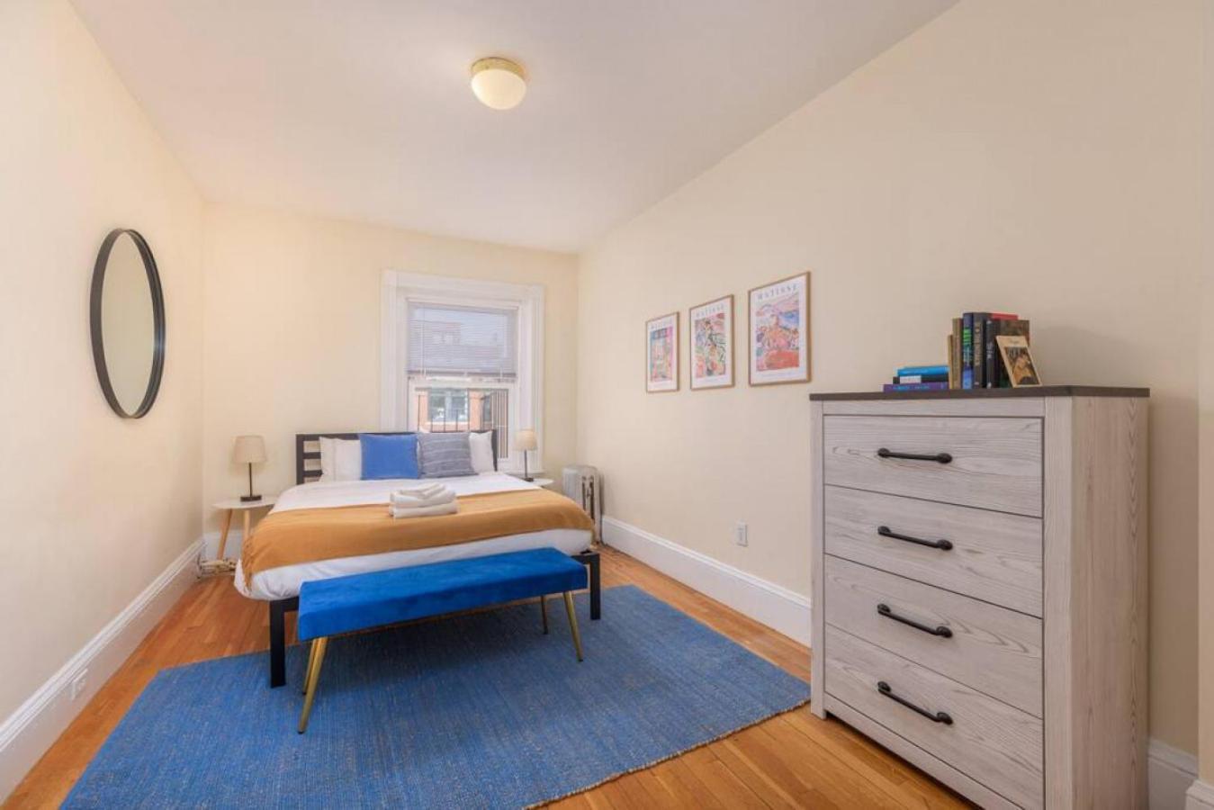 Wonderful Newbury 1 Bedroom Apartment *