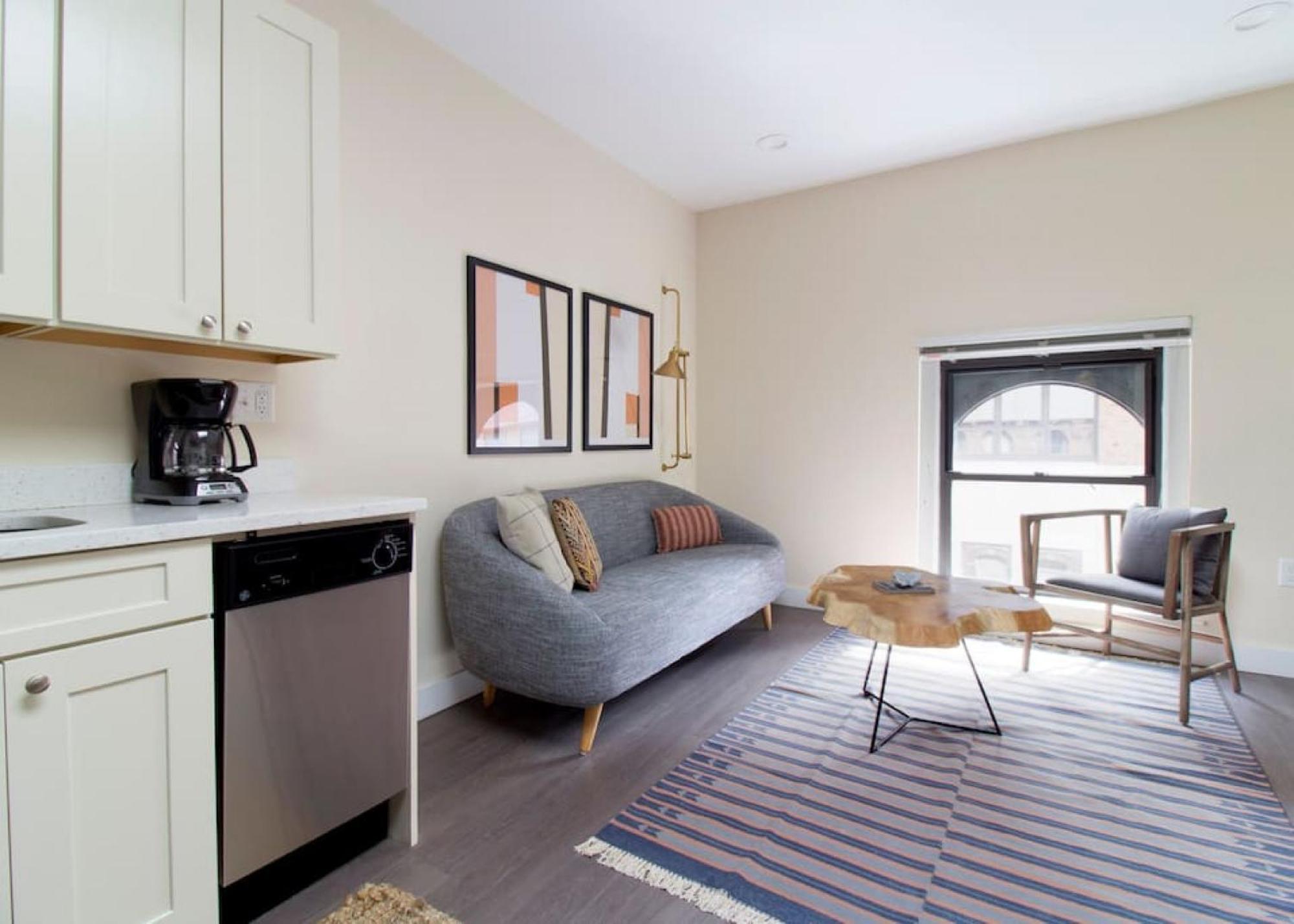 Apartment Downtown Nurses Welcome *