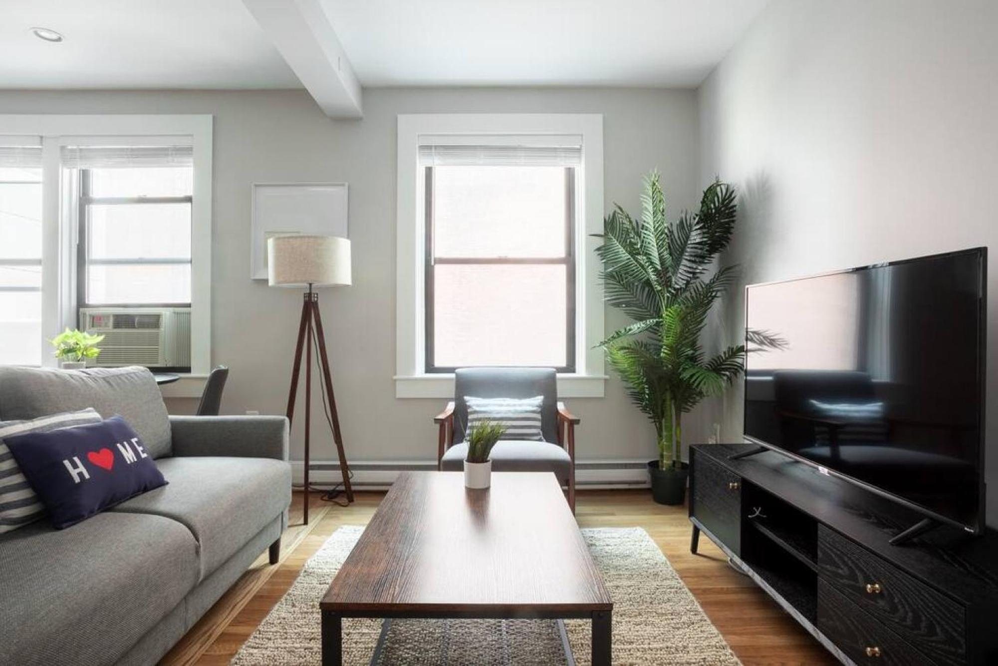 Airy 1br Walkable To Everywhere In Apartment Boston
