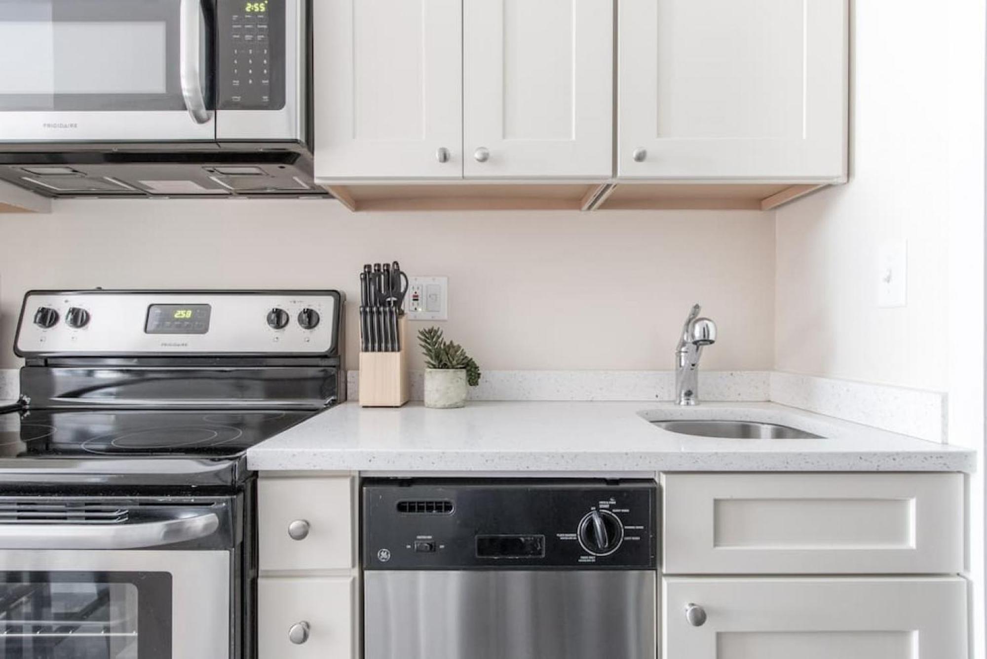 Downtown W Fast Wifi, Keyless Entry * Boston