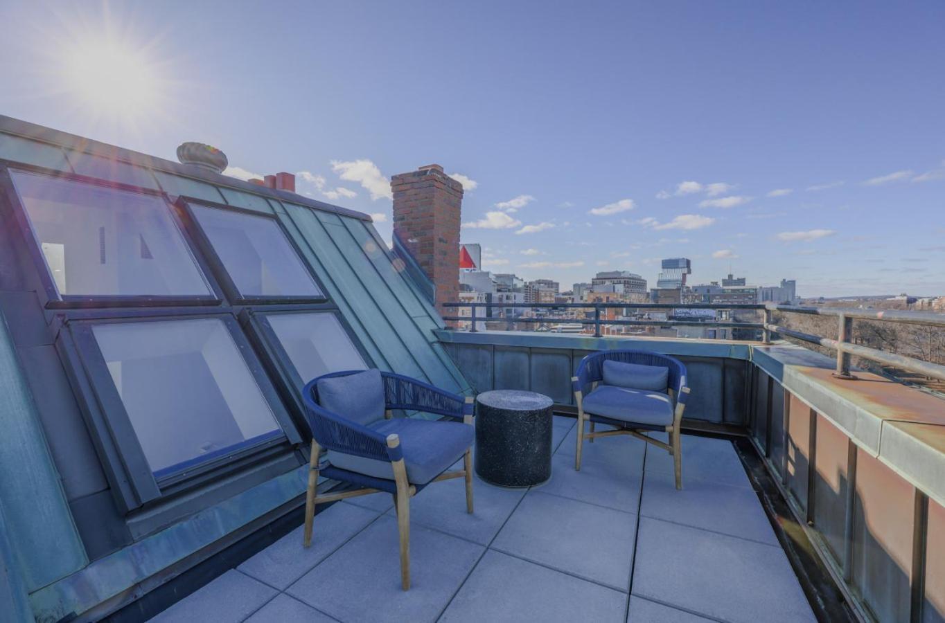 Luxurious Fenway 2br Penthouse With Roof Decks Apartment *