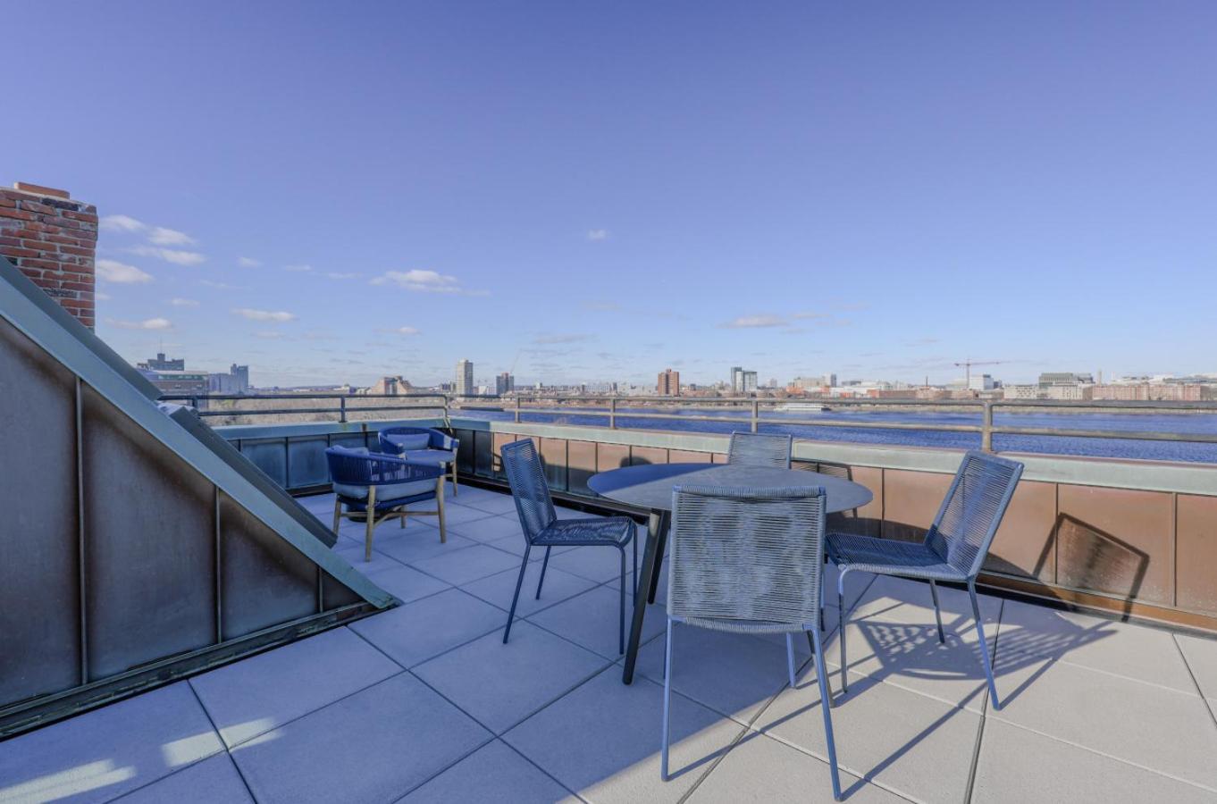 Luxurious Fenway 2br Penthouse With Roof Decks Apartment *