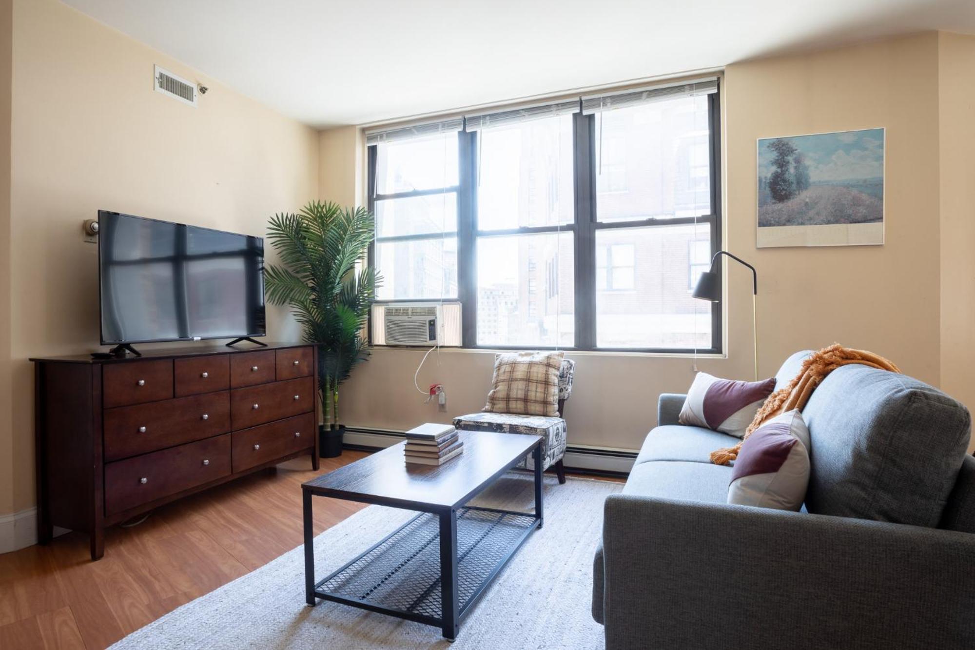 Financial District Charm And Close Walk To Downtown