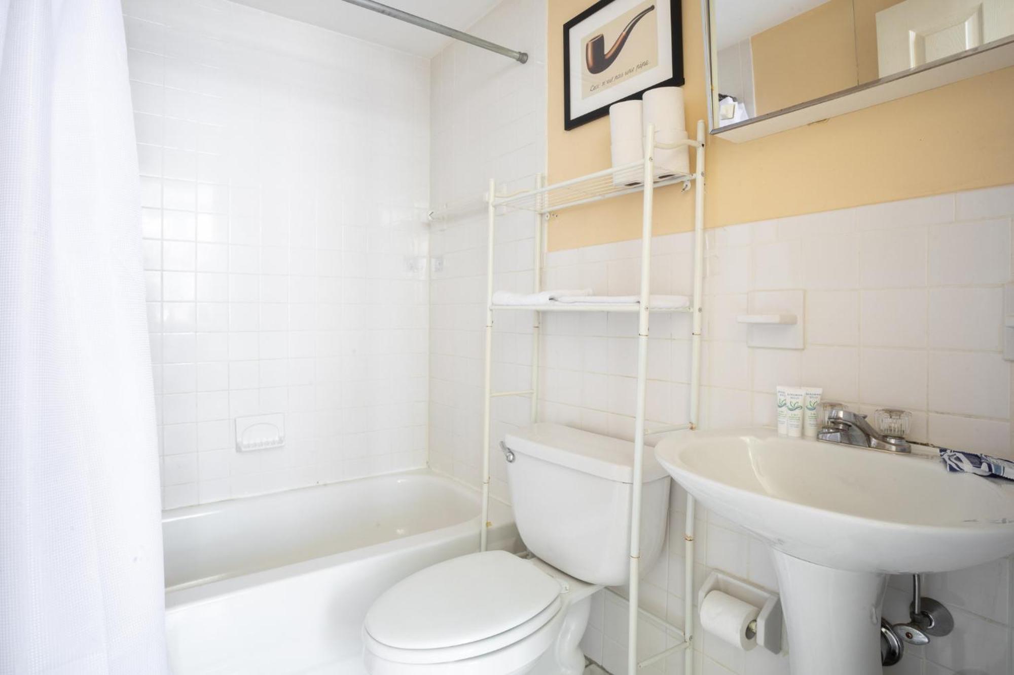 Financial District Charm And Close Walk To Downtown Apartment