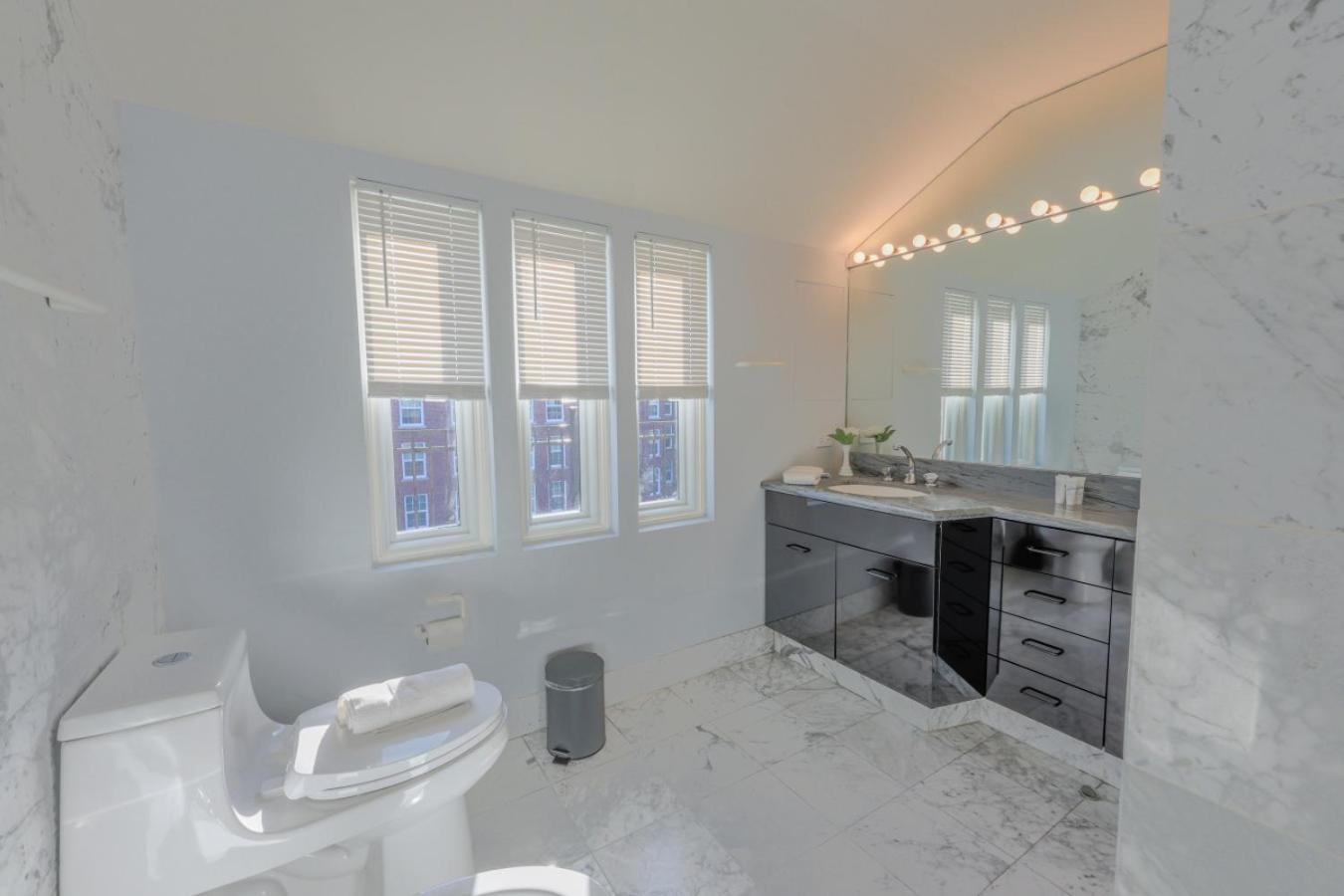 Apartment Luxurious Fenway 2br Penthouse With Roof Decks *