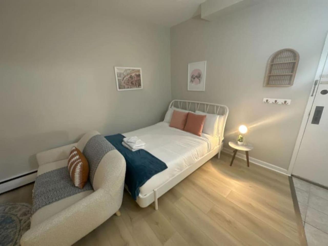 Apartment Sleek Back Bay Boston