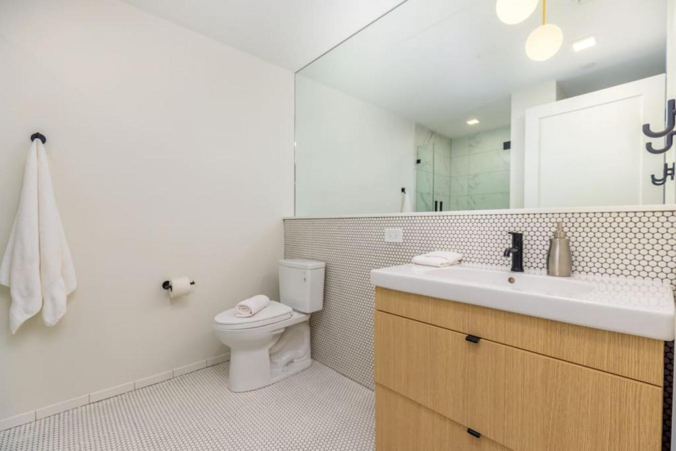 Spacious Mission Hill Apartment Boston