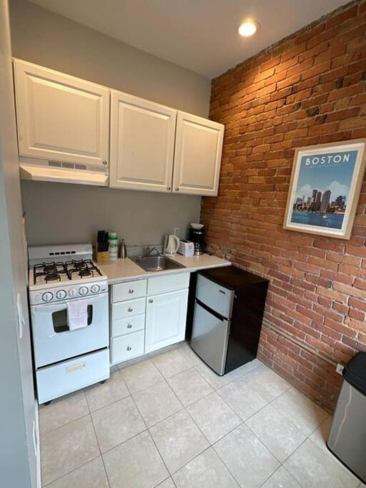 Peaceful Back Bay Apartment *