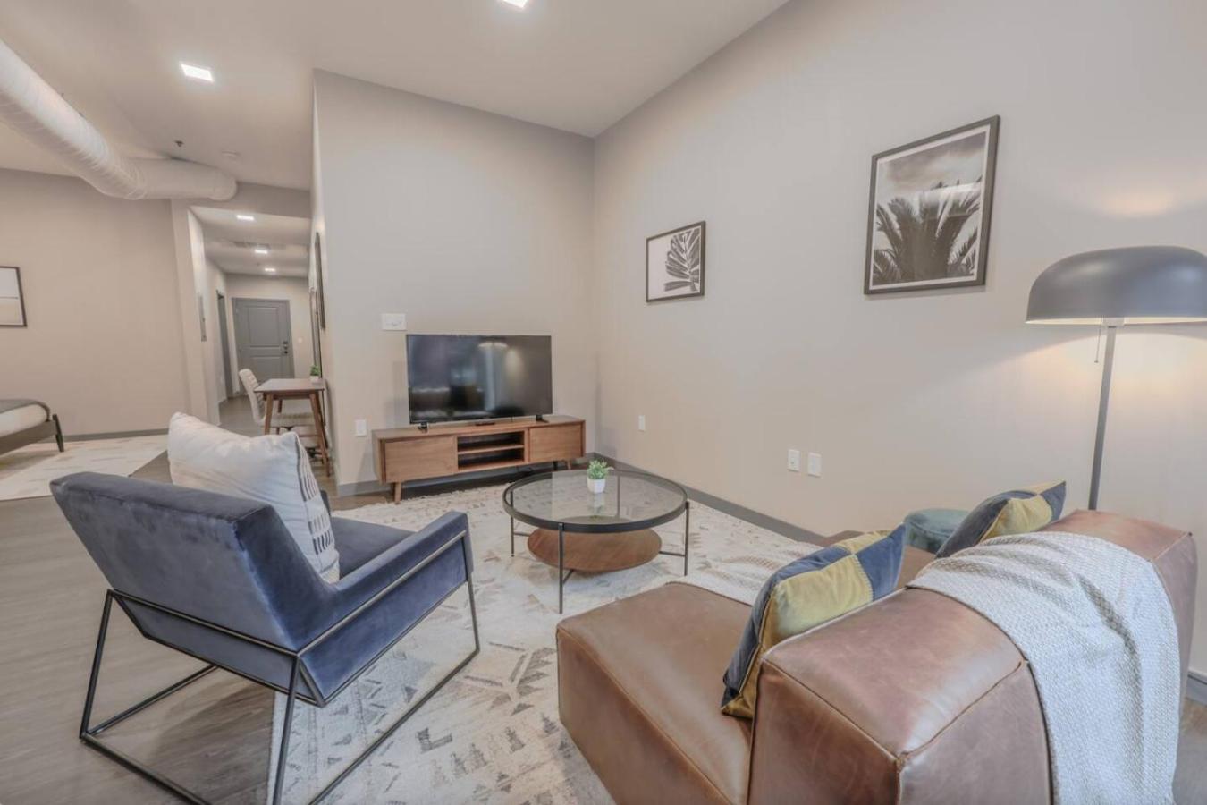 Apartment Charming And Chic