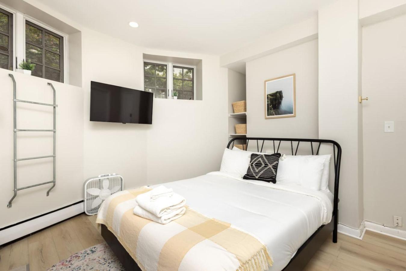 Apartment Back Bay Simple