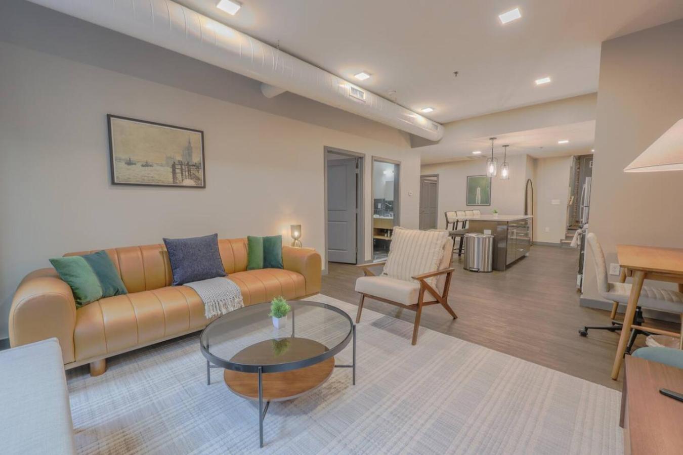 Downton Luxurious 2 Bed *