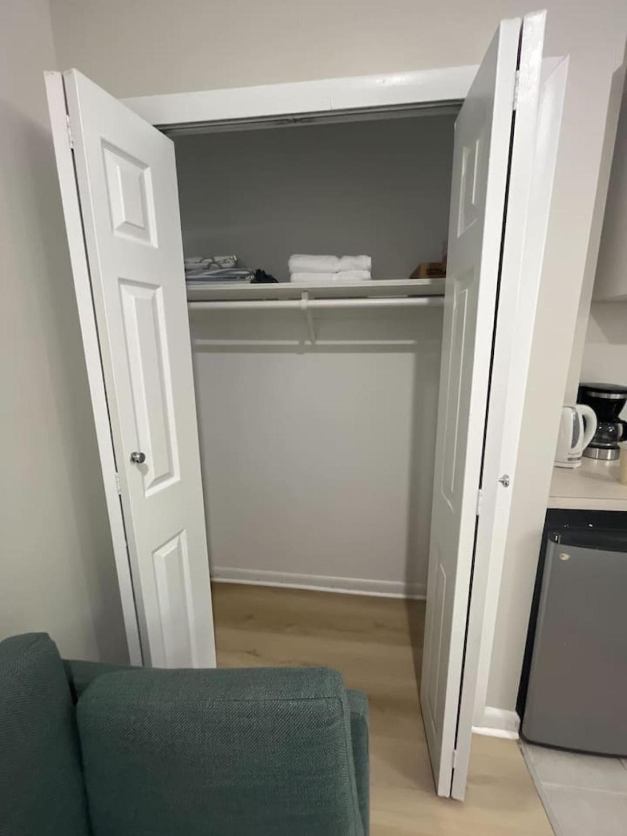 Back Bay Simple Apartment Boston