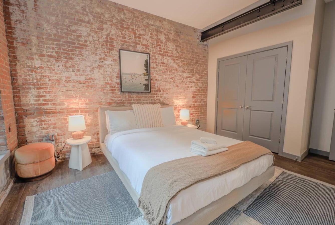 Downton Luxurious 2 Bed * Boston