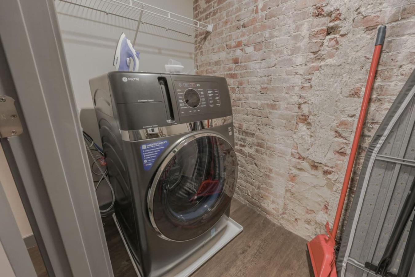 Downton Luxurious 2 Bed Apartment Boston