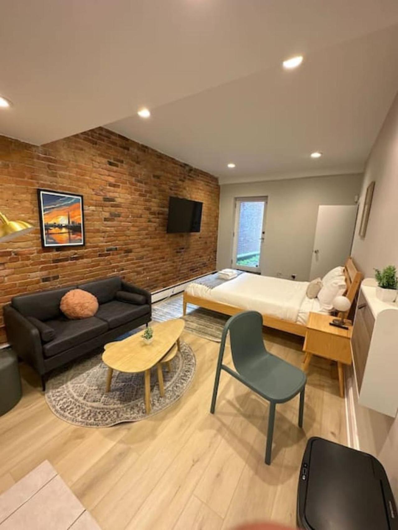 Apartment Vibrant Minutes From Back Bay Boston