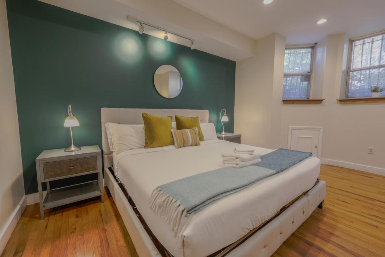 Apartment Classic 2bed 2bath W Patio In Back Bay