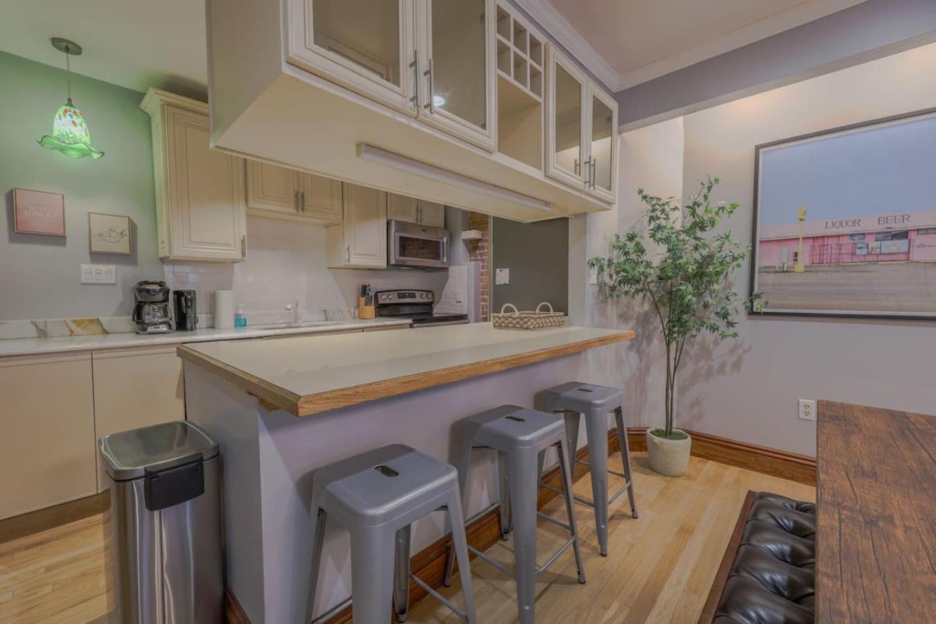 Classic 2bed 2bath W Patio In Back Bay *