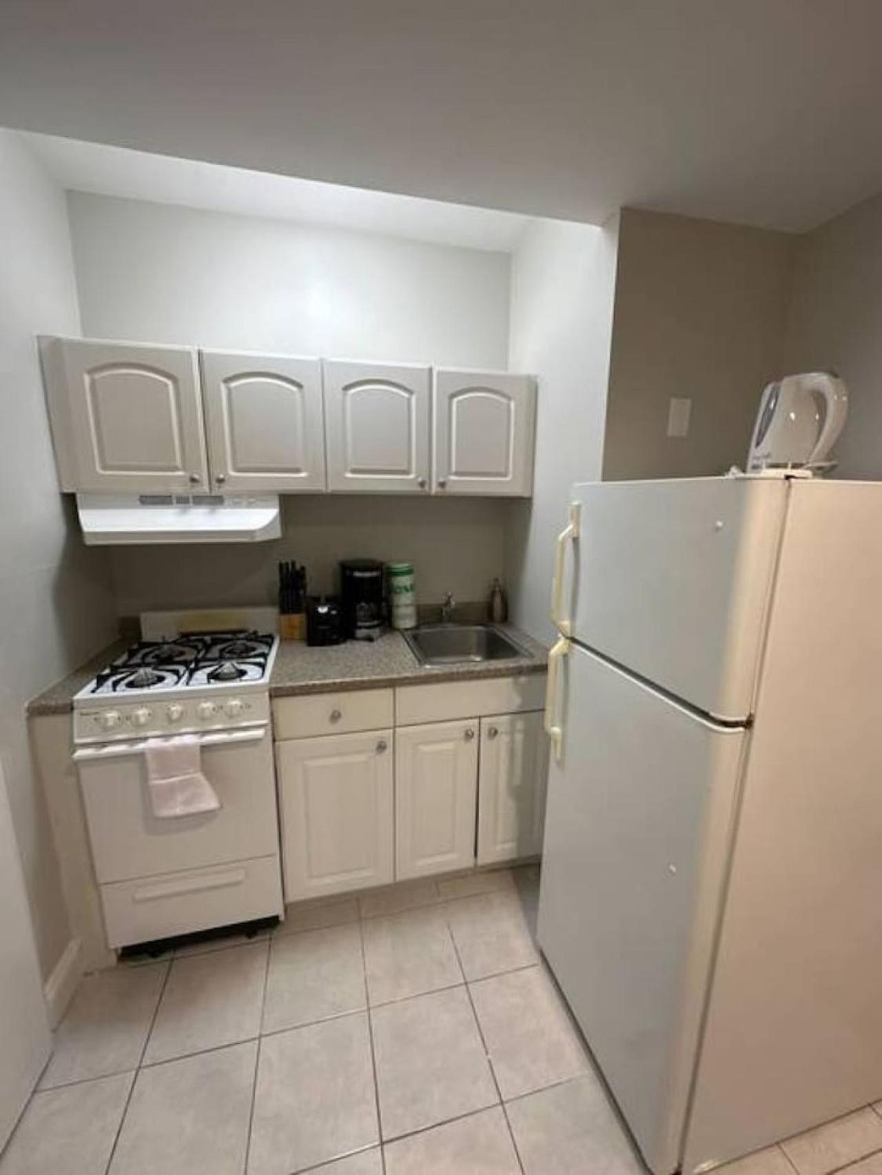Vibrant Minutes From Back Bay Apartment