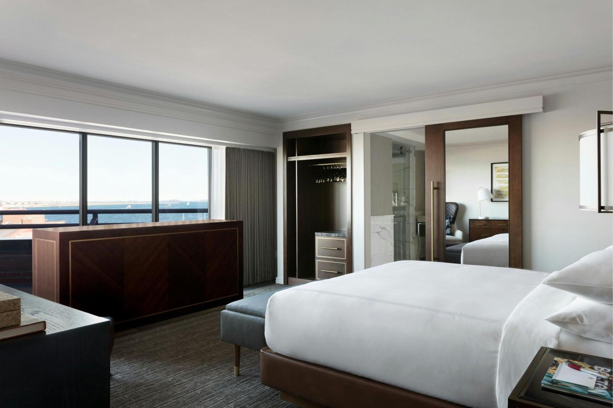 Marriott Long Wharf 4*