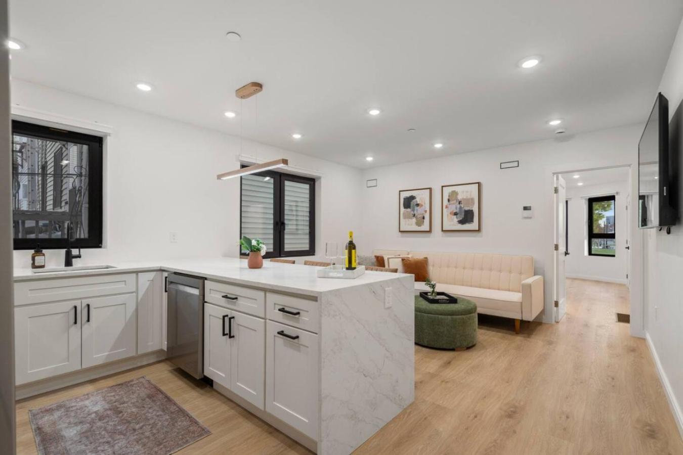 Apartment Modern Coastal Waterfront And Airport *