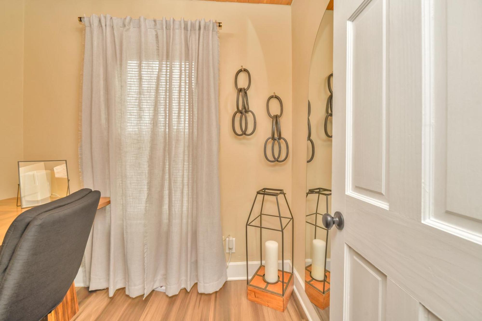 Modern Comfort Apartment Boston