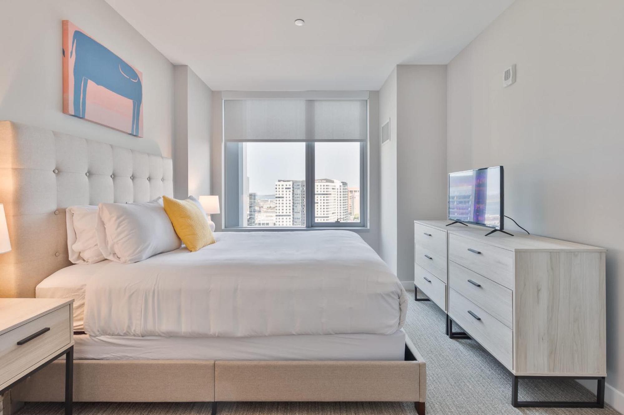 Luxury In Heart Of Seaport Apartment