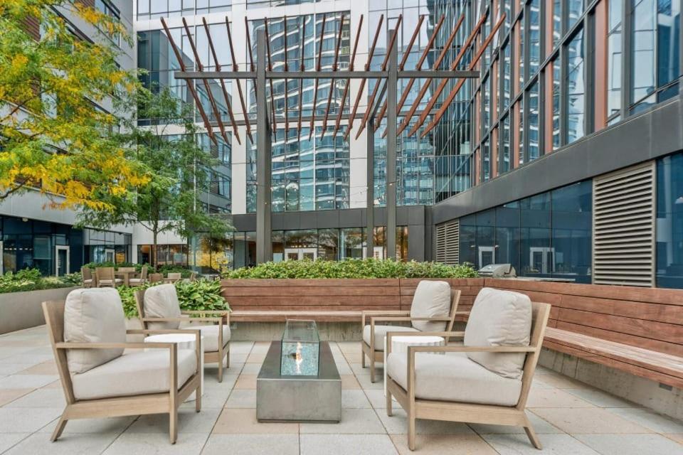 Luxury Downtown Seaport *