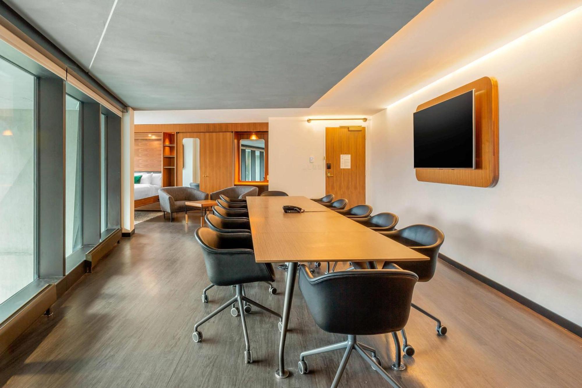 Hotel Cambria Downtown - Seaport Boston