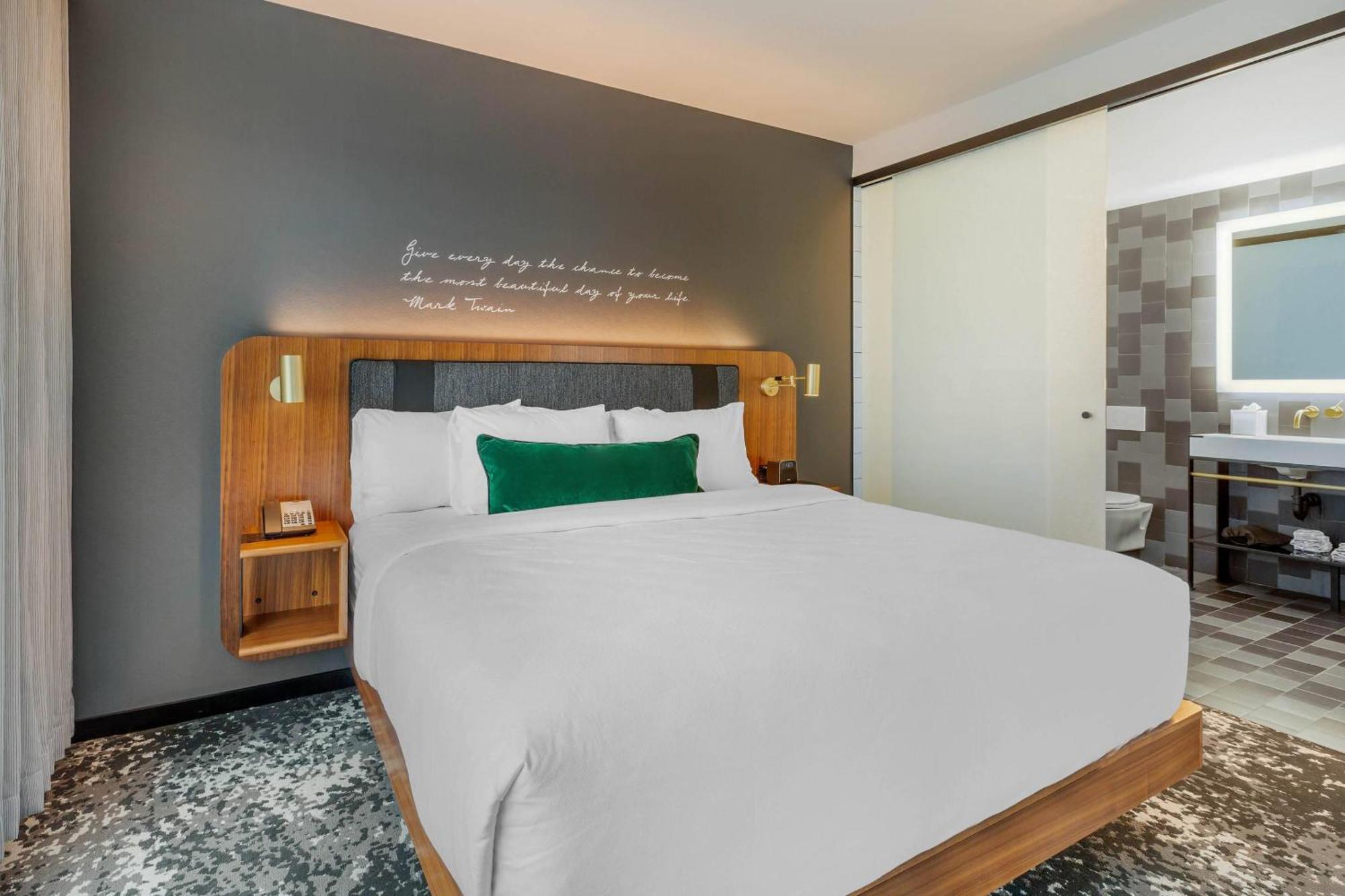 Cambria Downtown - Seaport Hotel