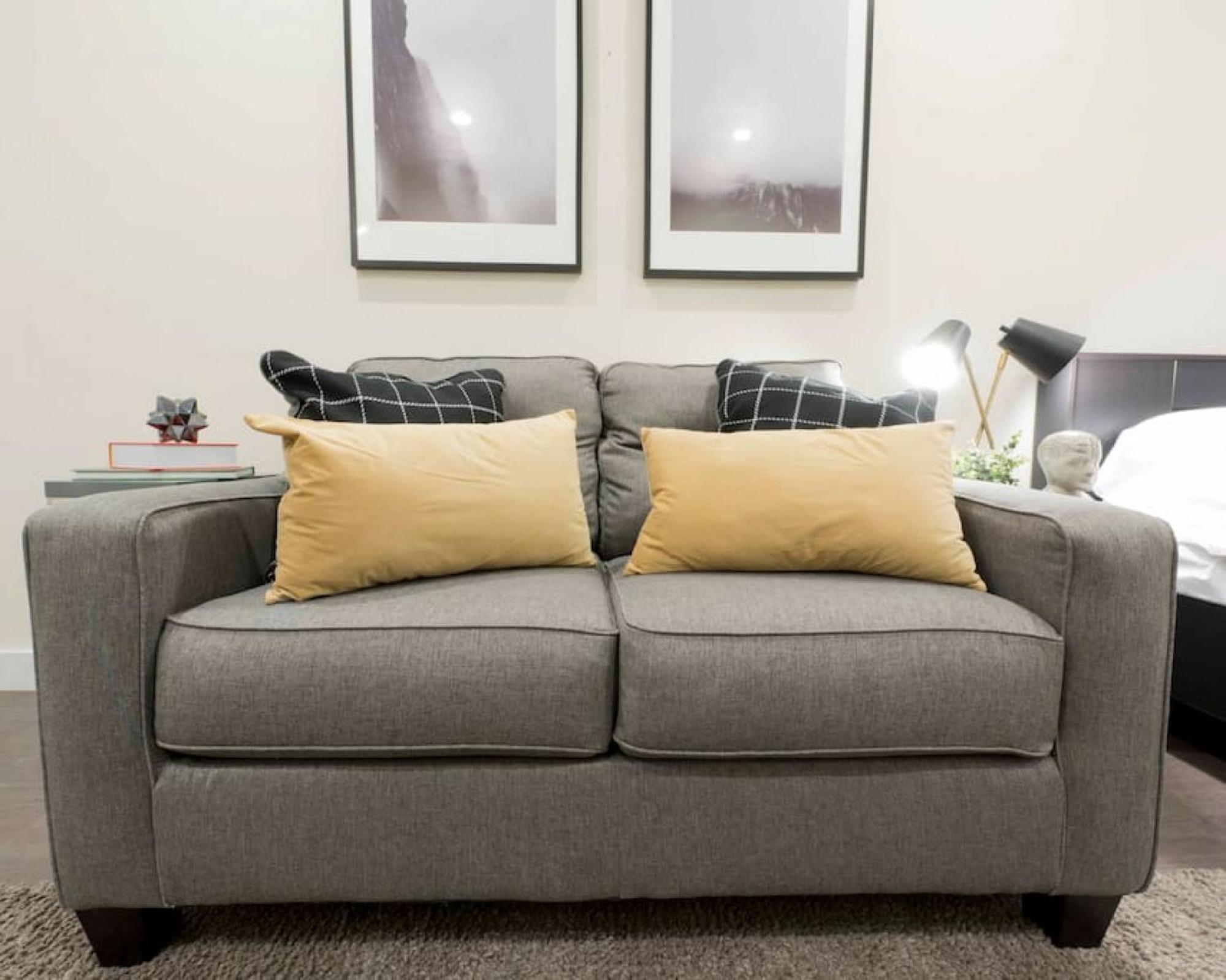 Apartment Centrally Located Loft Walk Anywhere Pets Ok *