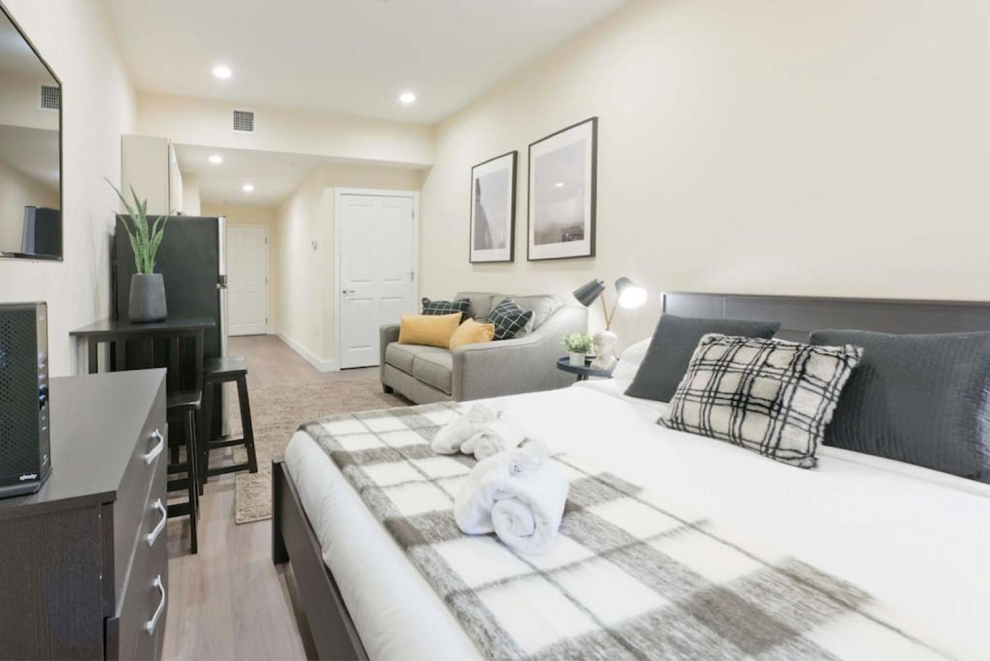 Centrally Located Loft Walk Anywhere Pets Ok * Boston