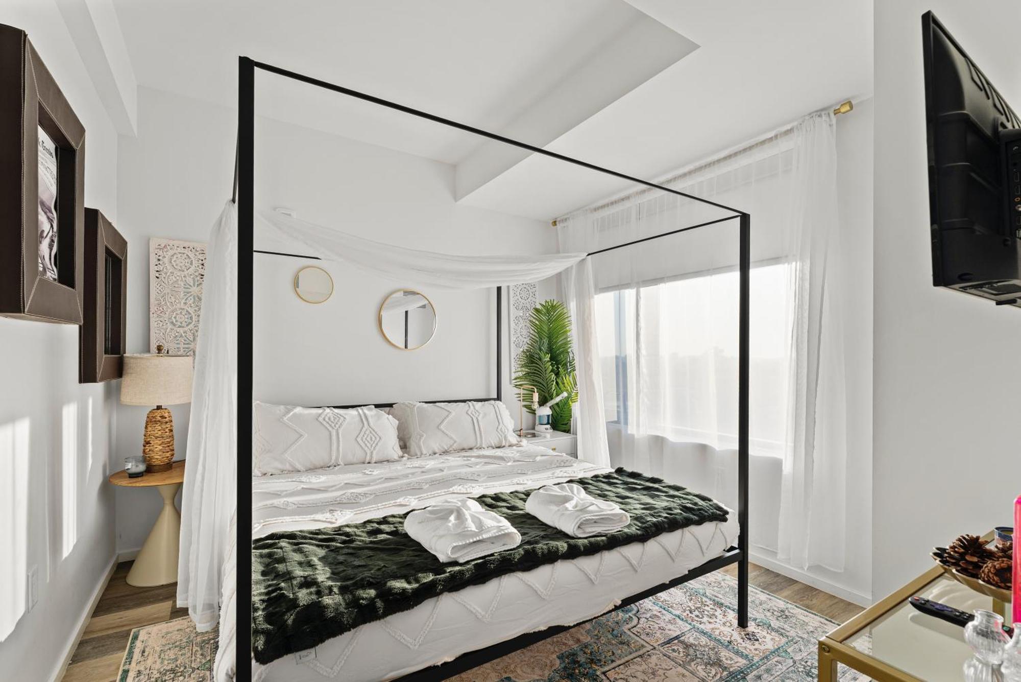 The Splendid One-bedroom Sanctuary In The Apartment