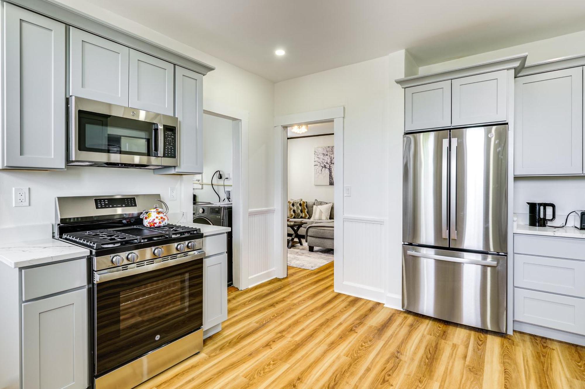 4 Mi To Fenway Park Pet-friendly Dorchester Apt! Apartment