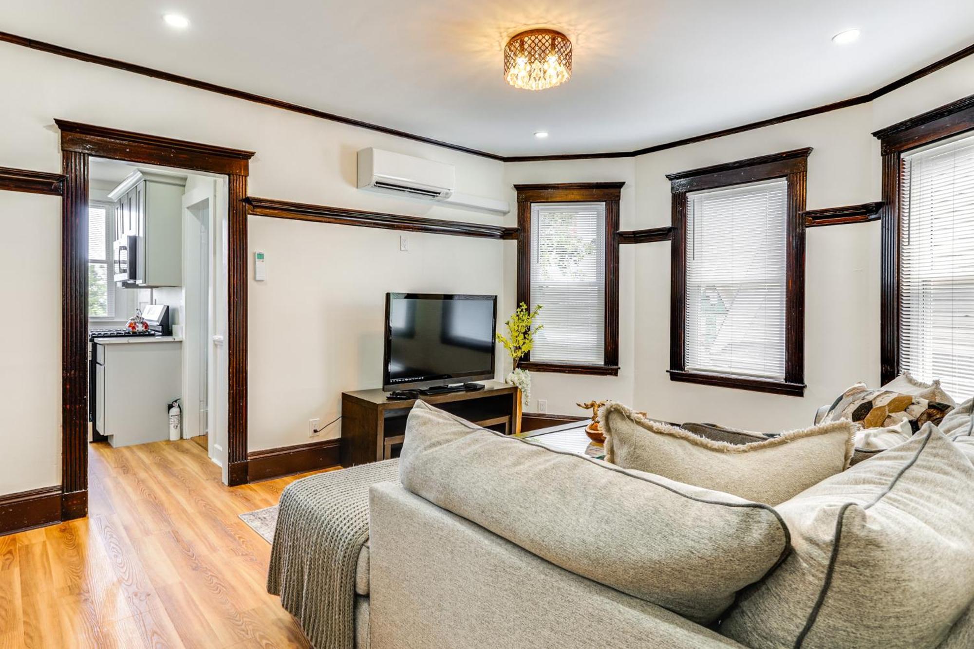 4 Mi To Fenway Park Pet-friendly Dorchester Apt!