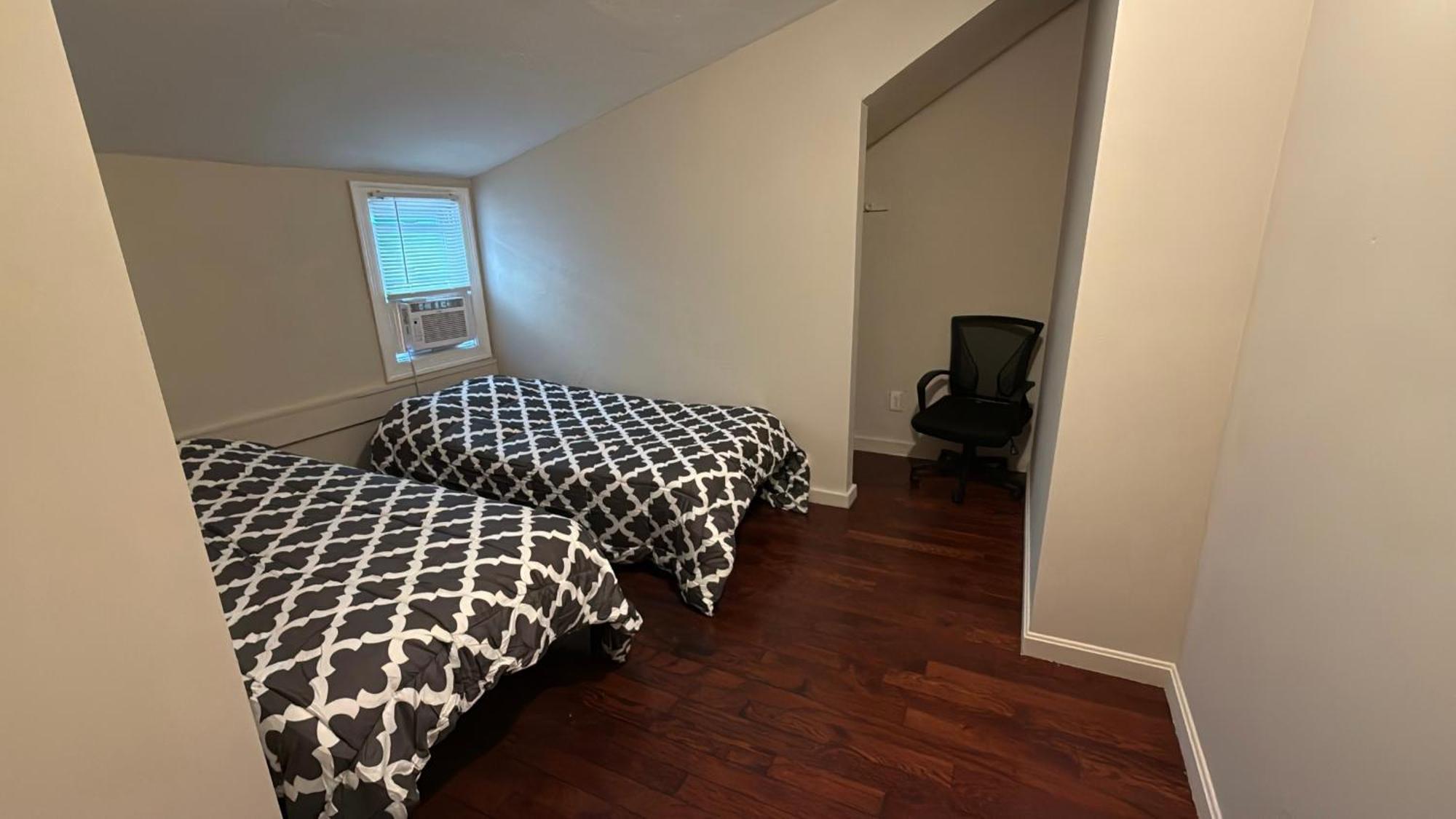 Esjacpe 2 Guest house Boston