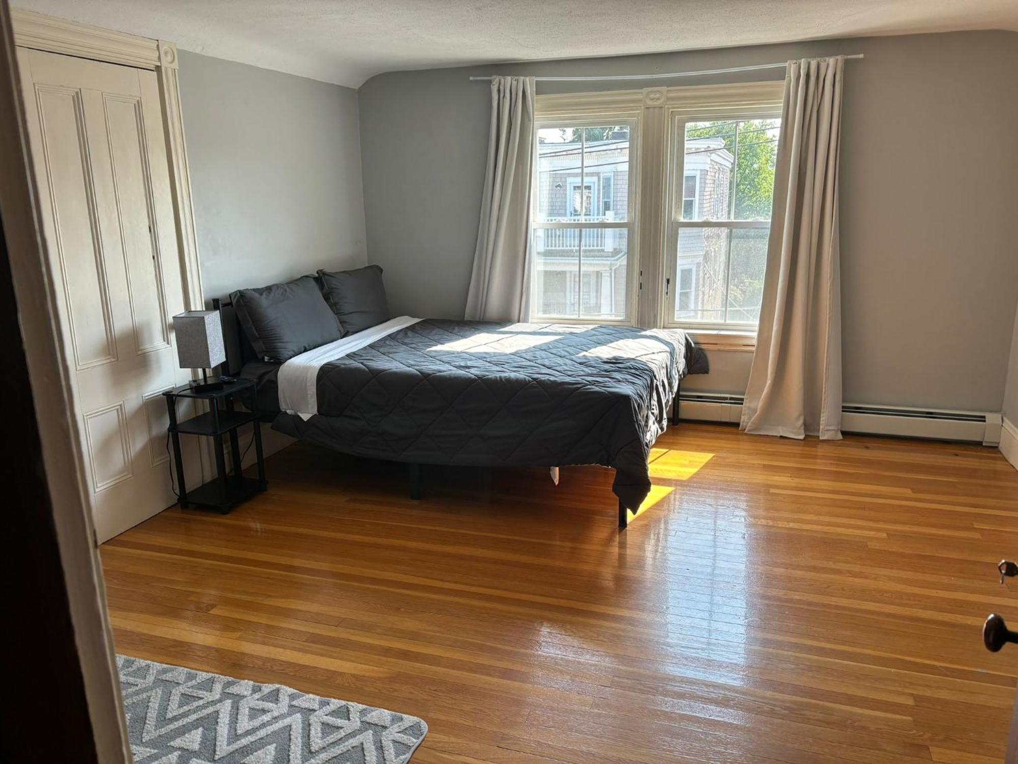 Near Downtown - Andrew Station Area Homestay Boston