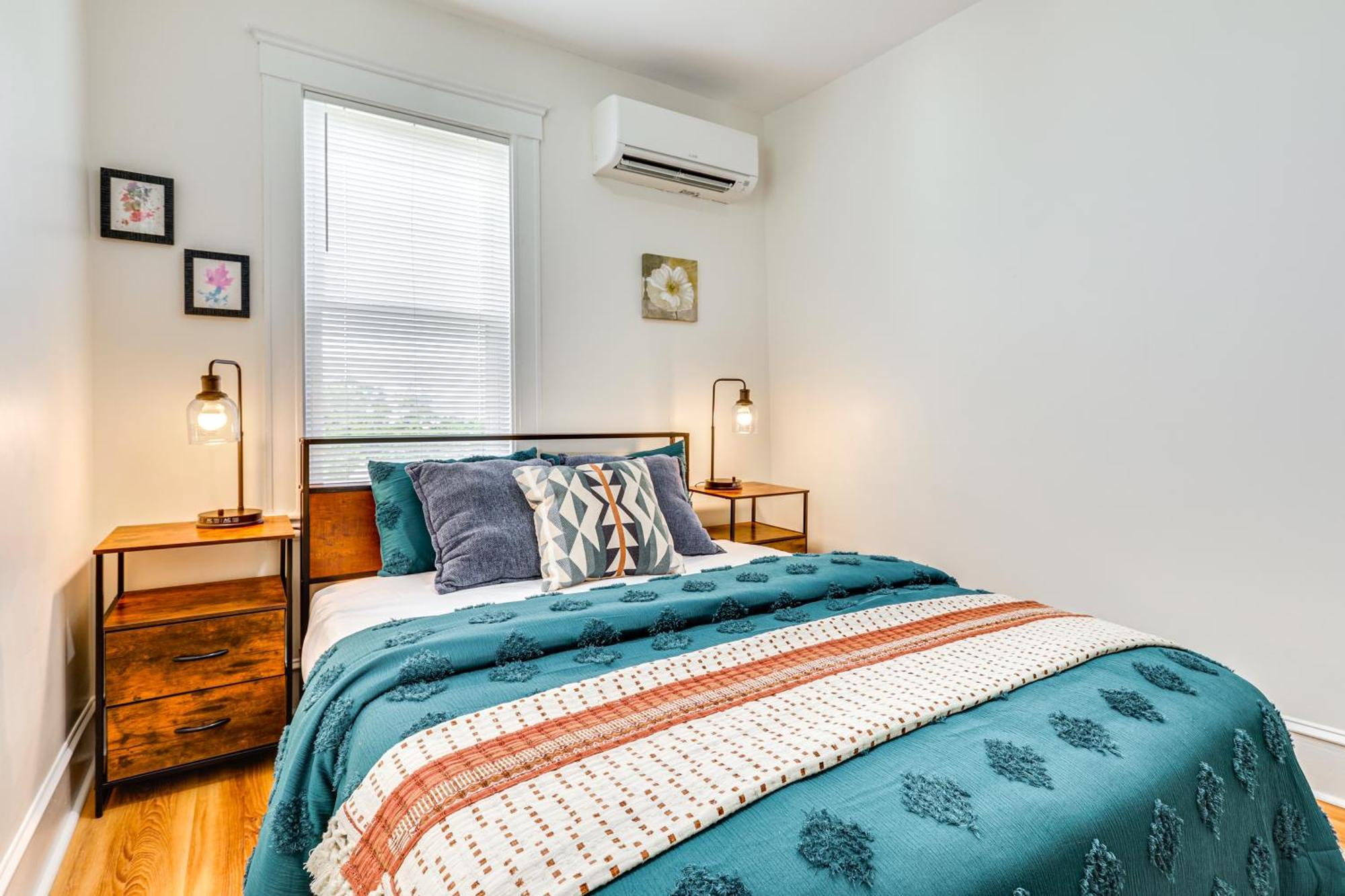 Apartment 4 Mi To Fenway Park Pet-friendly Dorchester Apt! Boston