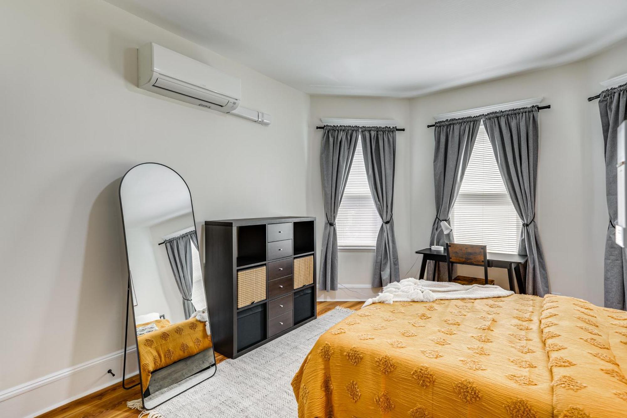 4 Mi To Fenway Park Pet-friendly Dorchester Apt! Boston