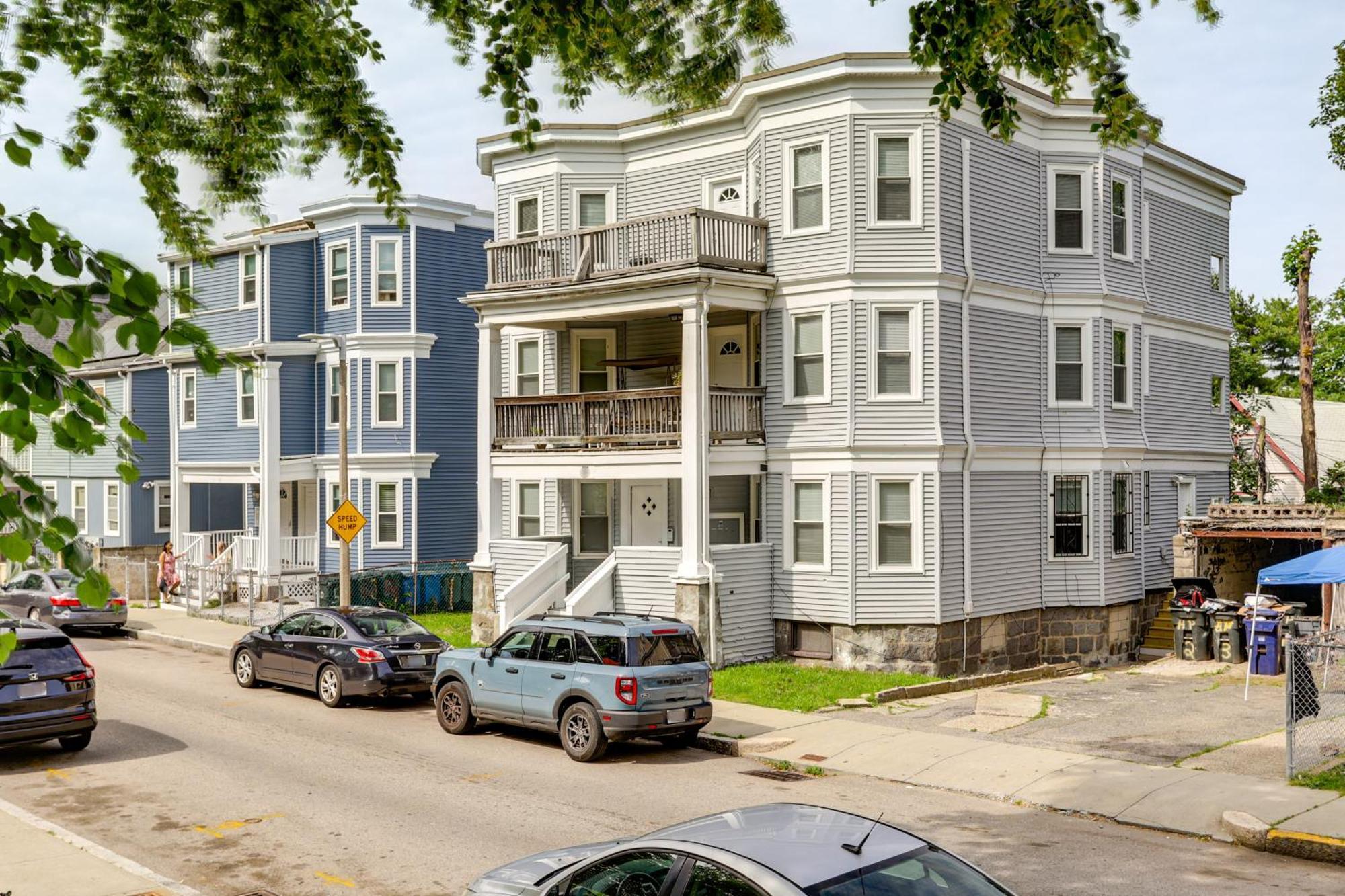 4 Mi To Fenway Park Pet-friendly Dorchester Apt! Apartment