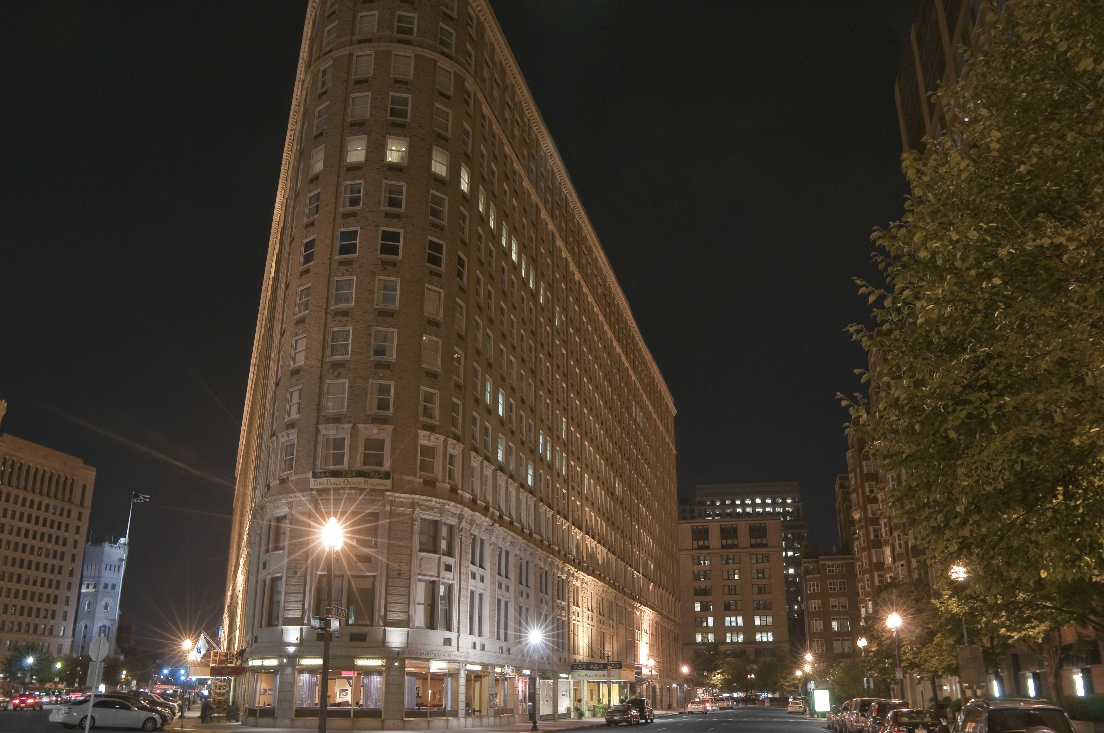 Hilton Park Plaza 4*