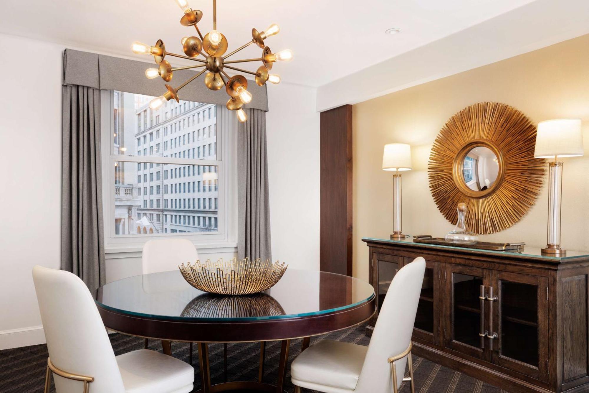 Hotel Hilton Park Plaza 4*