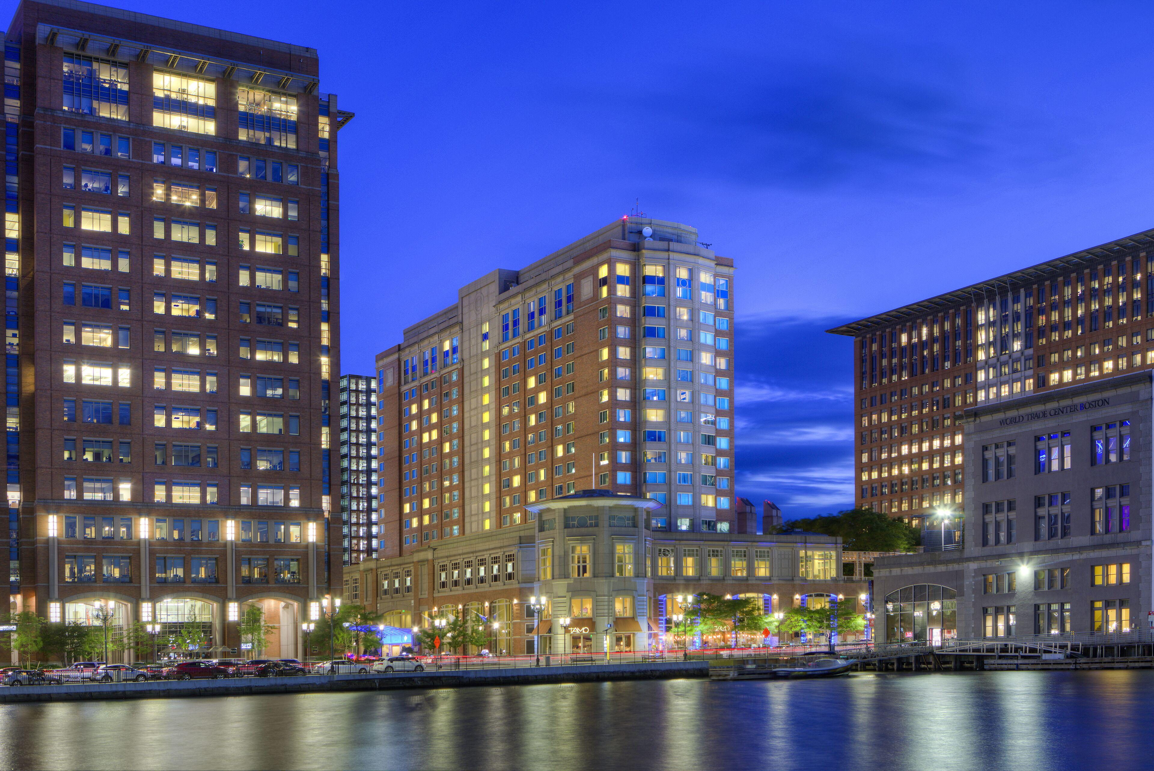 Seaport Hotel 4*