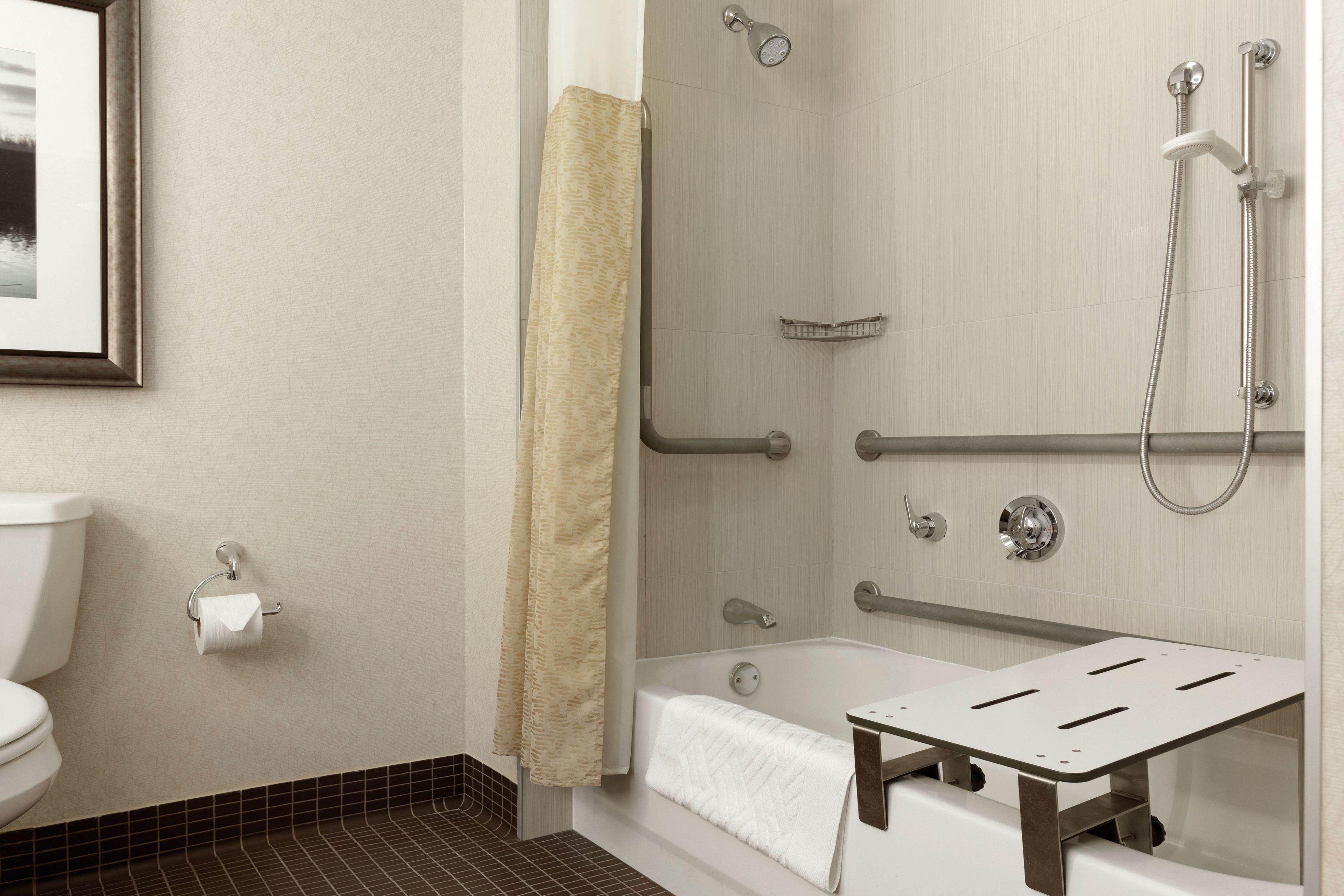 Doubletree By Hilton Bayside 3*